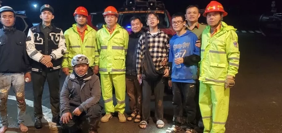 Lâm Đồng: Công an huyện Lạc Dương kịp thời giải cứu 3 du khách gặp nạn trên núi Lang Biang