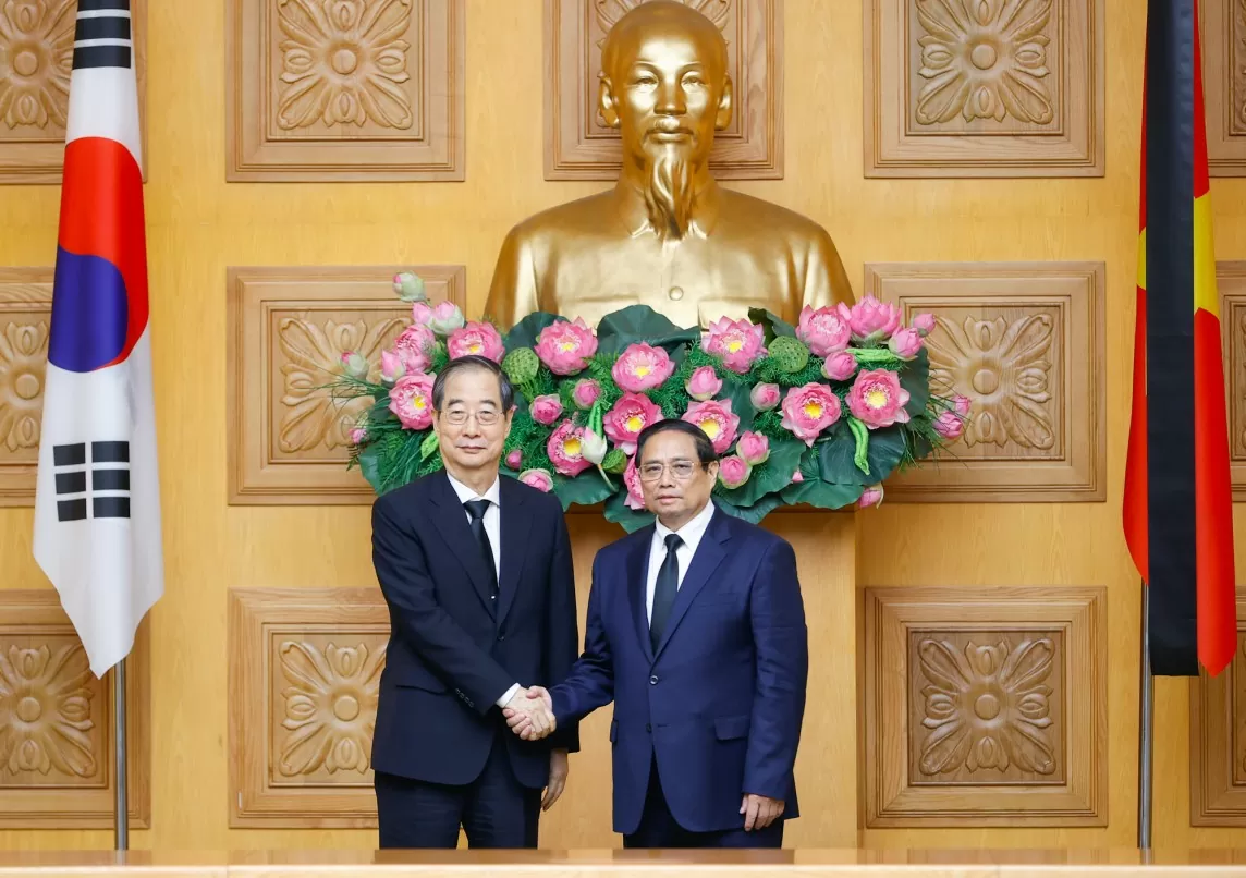 Thủ tướng Phạm Minh Chính tiếp Thủ tướng Hàn Quốc Han Duck Soo
