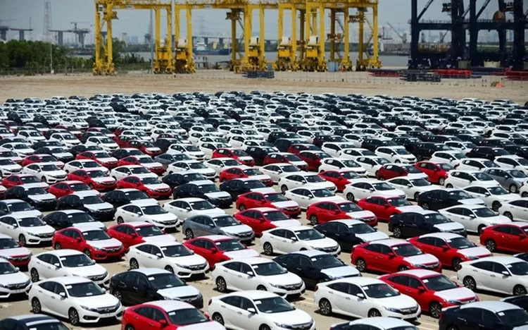 Việt Nam chi 1,7 tỷ USD nhập khẩu ô tô nguyên chiếc