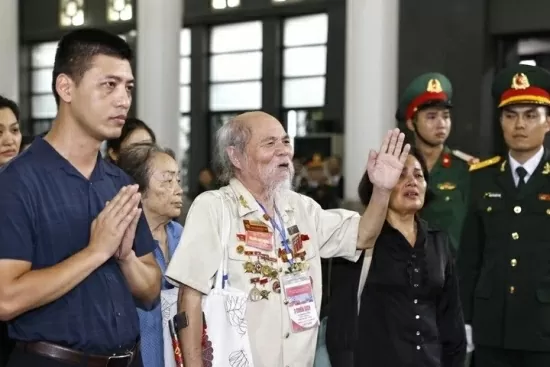 Người dân xúc động viếng Tổng Bí thư Nguyễn Phú Trọng