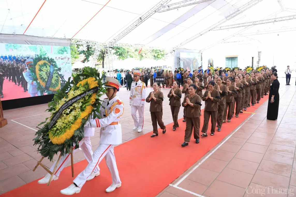 Gần 1 nghìn đoàn đến viếng Tổng Bí thư Nguyễn Phú Trọng tại xã Đông Hội, huyện Đông Anh, Hà Nội