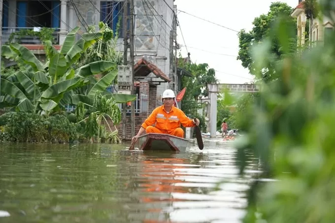 Hà Nội: Ưu tiên ổn định cuộc sống người dân sau mưa lũ