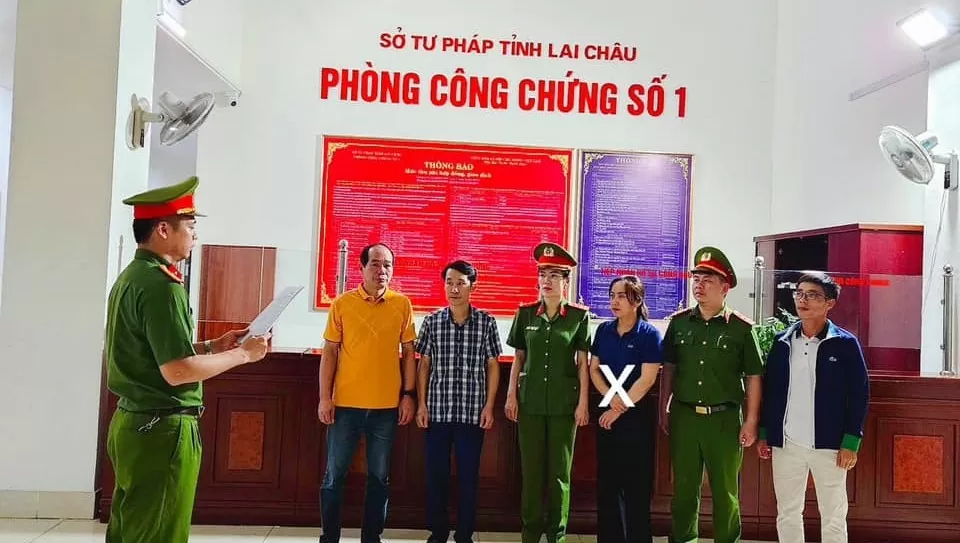 Nổ quen lãnh đạo cấp cao 