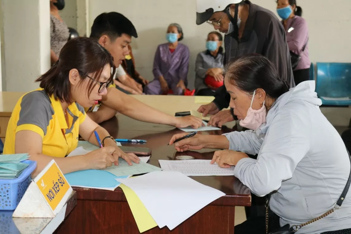 Tháo gỡ khó khăn, kịp thời thực hiện chi trả lương hưu qua tài khoản trên cả nước từ tháng 9