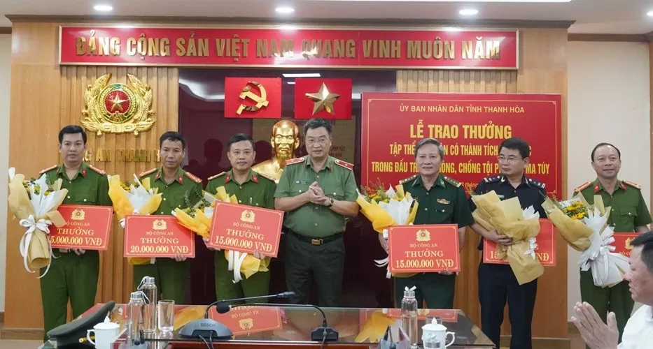 Thanh Hóa: Trao thưởng cho tập thể, cá nhân phá chuyên án ma tuý “khủng” xuyên quốc gia