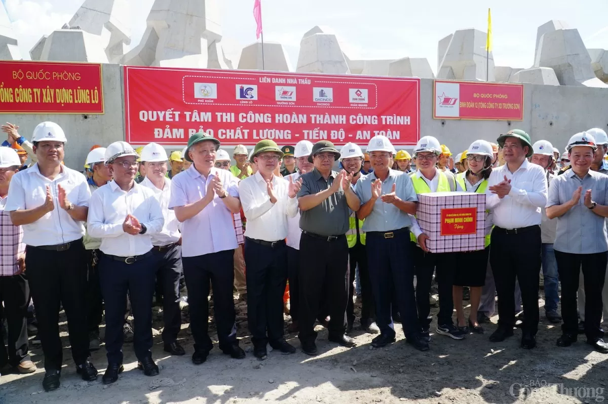 Thủ tướng Phạm Minh Chính kiểm tra, khảo sát các công trình trọng điểm tại Đà Nẵng