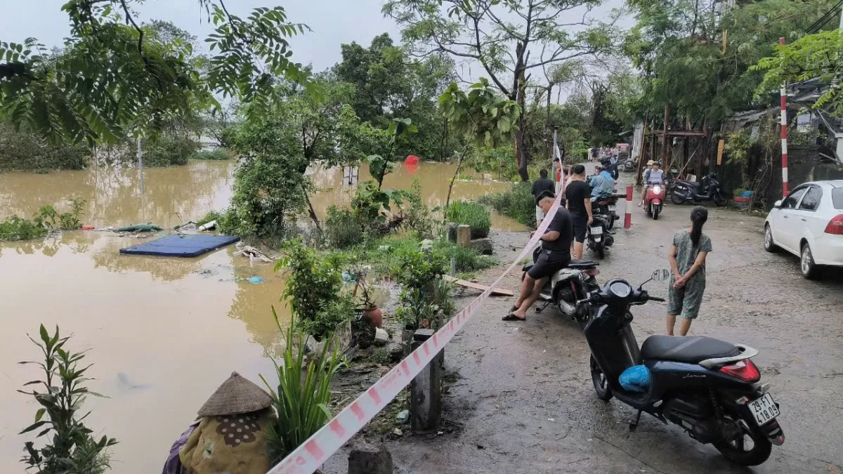 Hà Nội: Lũ sông Hồng sau bão số 3 gây ngập ngoài đê nhưng chưa phải "đóng" cửa khẩu