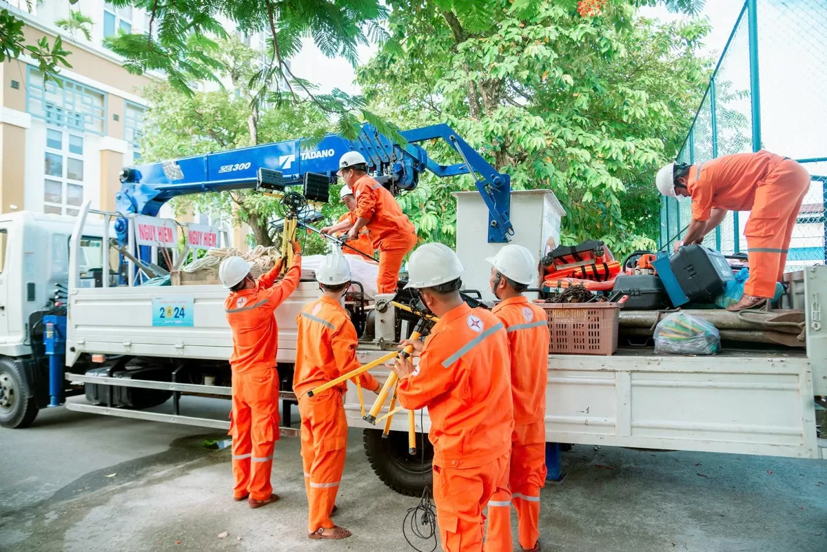 PC Thừa Thiên Huế hỗ trợ ngành điện tỉnh Quảng Ninh