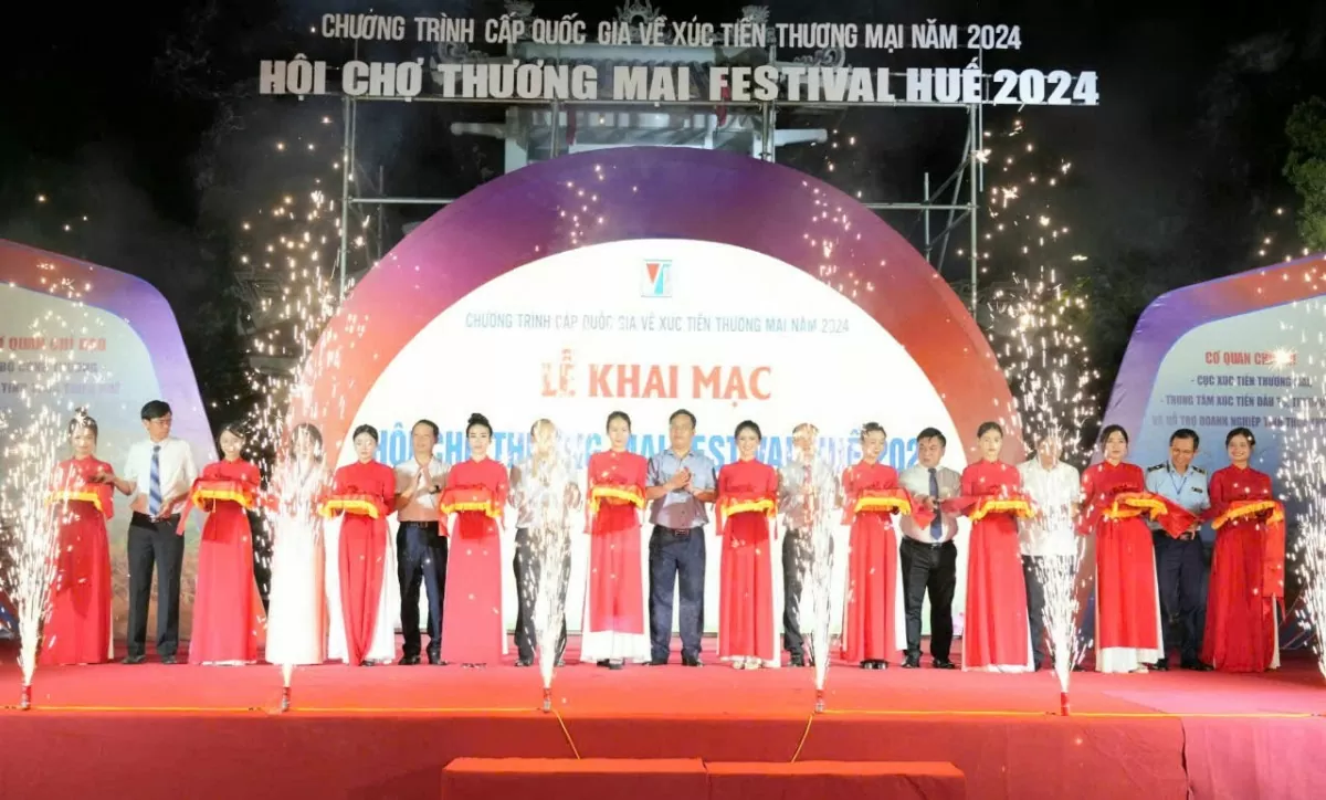 Thừa Thiên Huế: Khai mạc Hội chợ thương mại Festival Huế 2024