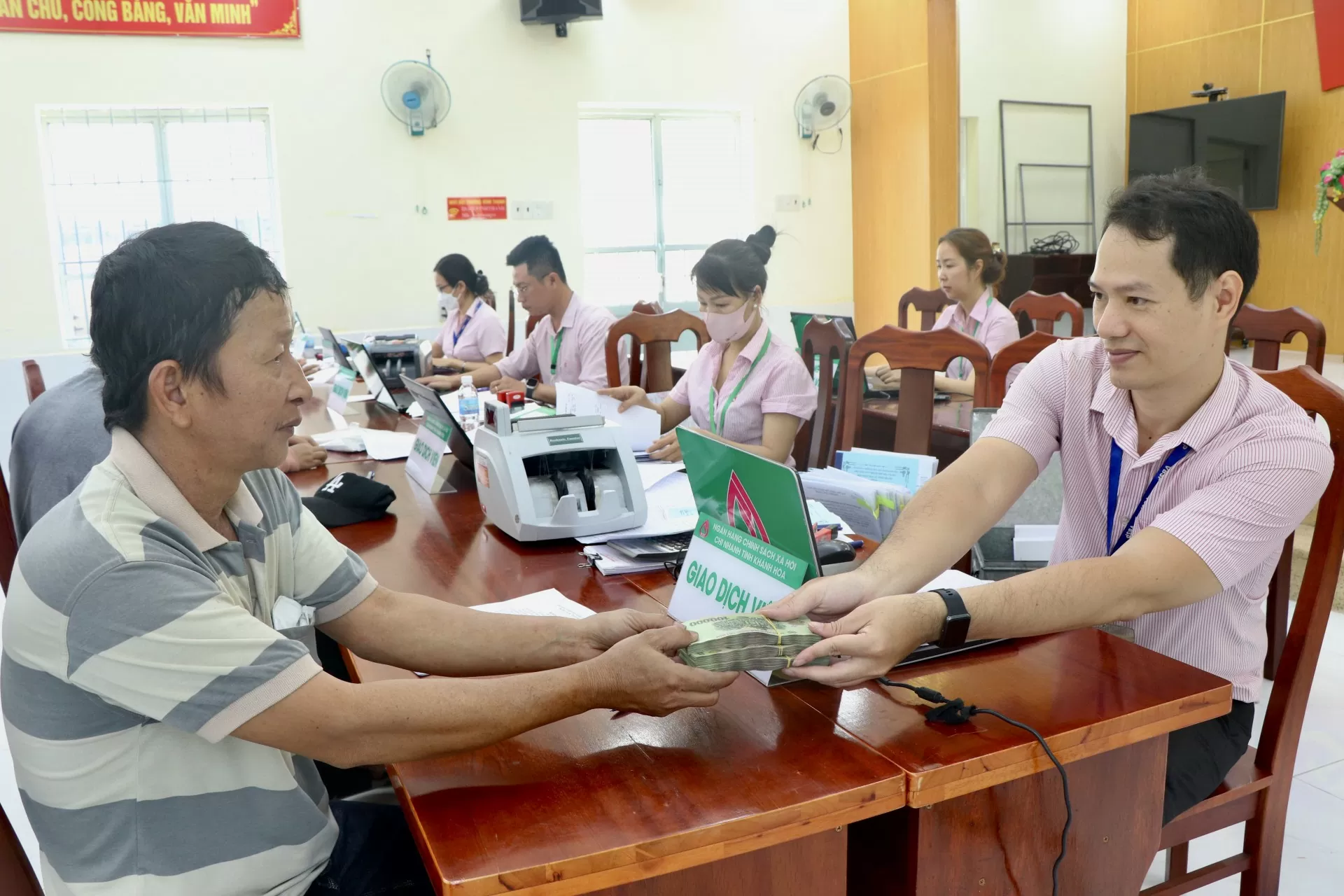 Ngân hàng Nhà nước nói gì về đề xuất điều chỉnh lãi suất, tăng mức cho vay các đối tượng chính sách?