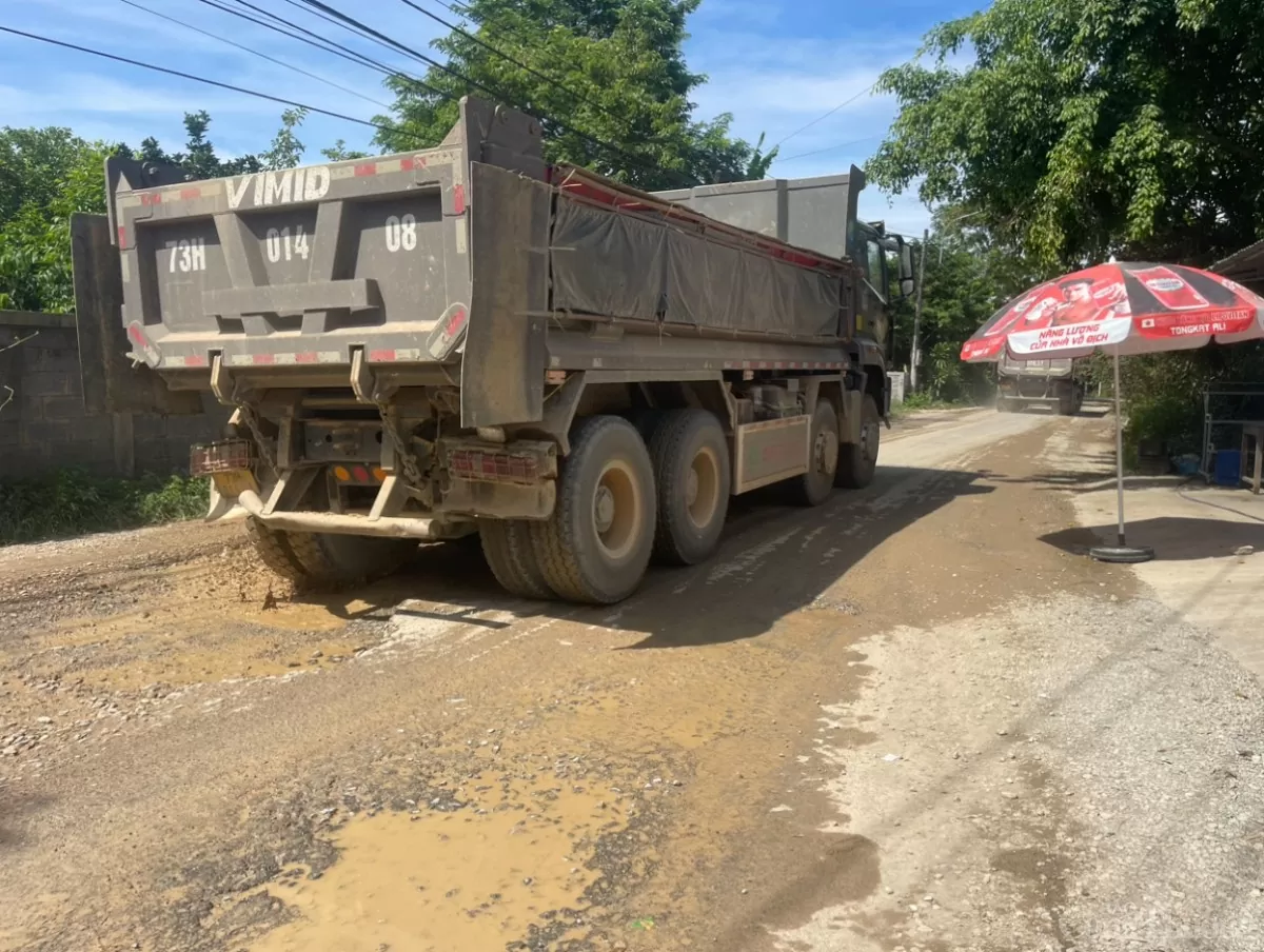 Quảng Bình: Tuyến đường 1,8km xuống cấp, 4 doanh nghiệp hứa nhưng mãi không sửa