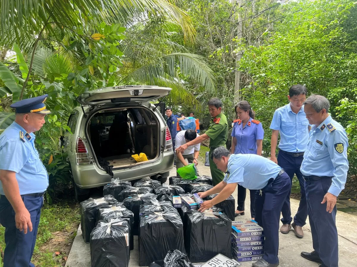 Cần Thơ: Bắt giữ hơn 6.000 bao thuốc lá điếu nhập lậu