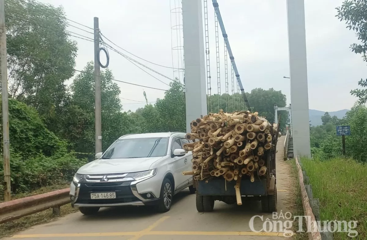 Thừa Thiên Huế: Cầu treo hết hạn sử dụng 10 năm, nhưng mỗi ngày ‘‘gánh’’ hàng trăm lượt xe