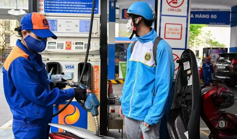 Giá xăng dầu hôm nay 15/10/2024: Giá dầu giảm 2% khi OPEC cắt giảm triển vọng tăng trưởng