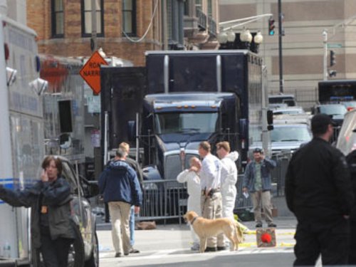 Hơn 1.000 người đã tham gia vào cuộc truy lùng thủ phạm vụ đánh bom ở Boston.