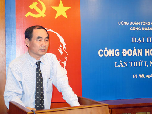 Phó Chủ tịch CĐ Xăng dầu Việt Nam Nguyễn Xuân Tương phát biểu ý kiến tại Đại hội