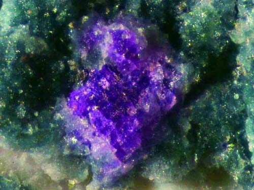  Mẫu khoáng vật Putnisite. Ảnh: sci-news.com