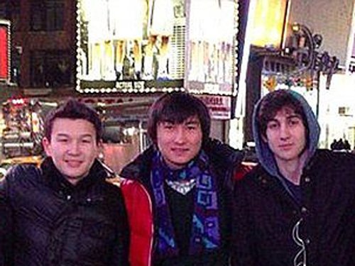 Dzhokhar (phải) cùng 2 người bạn Azamat Tazhayakov (trái) và Dias Kadyrbayev trong một lần tới New York.