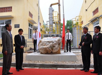 Thứ trưởng Bộ Công Thương – Lê Dương Quang, lãnh đạo Bộ Khoa học và Công nghệ và các đối tác phía Nhật Bản tại lễ khánh thành.