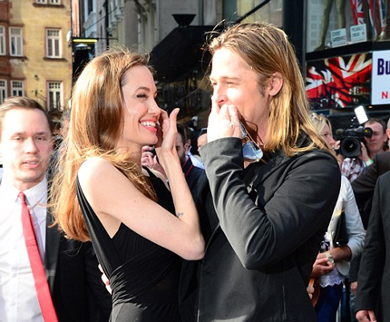 Angelina Jolie rạng ngời bên Brad Pitt