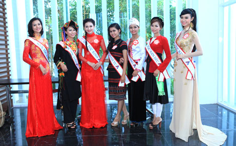 Vẻ đẹp của một số thí sinh Hoa hậu dân tộc tại phần thi ứng xử