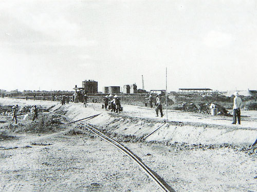 Xây dựng Kho Xăng dầu Việt Trì năm 1956