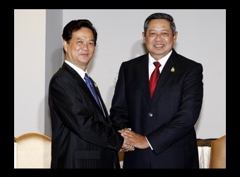 Tổng thống Indonesia, Susilo Bambang Yudhoyono tiếp Thủ tướng Nguyễn Tấn Dũng, ở Jakarta, tháng 5/2011. 