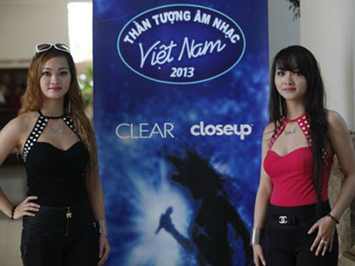 Hai chị em sinh đôi Nguyễn Thiên An và Nguyễn Thiên Phước.
