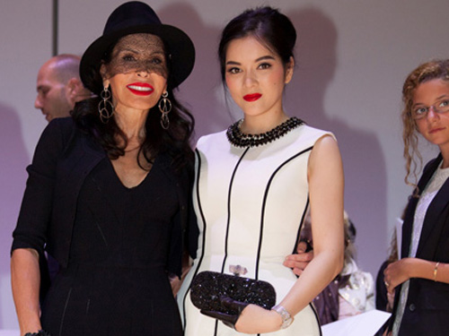 Lý Nhã Kỳ và nữ tỷ phú Mouna Ayoub tại Paris Fashion Week 2014.
