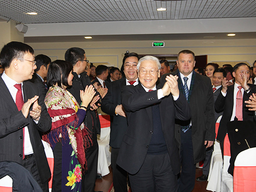 Tổng Bí thư Nguyễn Phú Trọng thăm Trung tâm Văn hóa Thương mại Hà Nội - Mátxcơva  Ảnh: TTXVN
