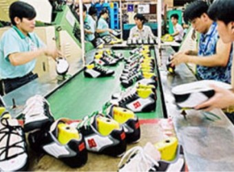 Giày dép là một trong những mặt hàng xuất khẩu chủ lực của Việt Nam sang Anh