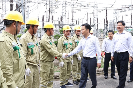 Lãnh đạo EVNNPT kiểm tra việc cấp điện Tết Nguyên đán tại Truyền tải điện Miền Đông 1