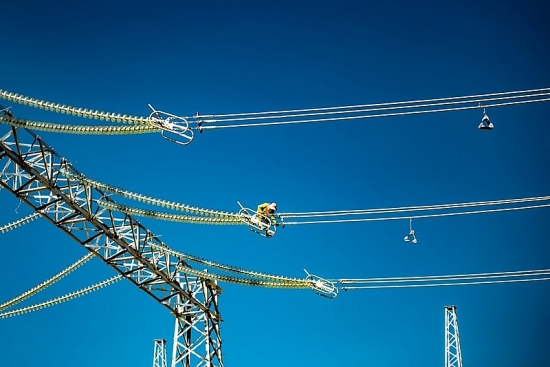 Các nhà máy điện không phải trả kinh phí đấu nối vào lưới truyền tải điện