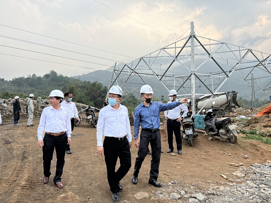 Tháo gỡ mặt bằng Dự án đường dây 220kV Lào Cai – Bảo Thắng