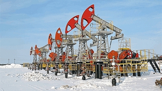 Kinh tế toàn cầu có thể gợn sóng nếu EU cấm nhập khẩu dầu của Nga