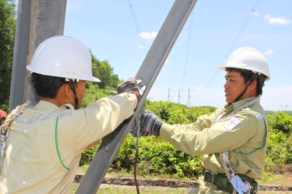 TTĐ Quảng Trị đảm bảo vận hành lưới truyền tải điện trong mùa nắng nóng