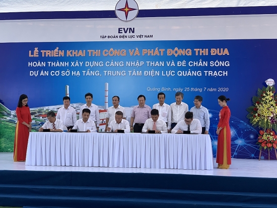 EVN phát động thi đua xây dựng cảng nhập than tại TT Điện lực Quảng Trạch