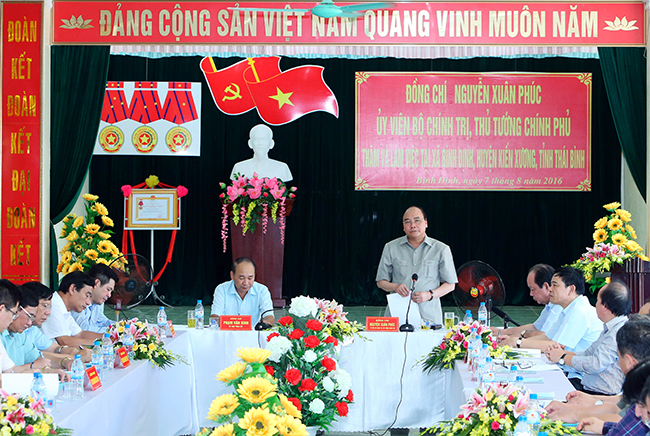 Thủ tướng khảo sát mô hình xã nông thôn mới tại Thái Bình