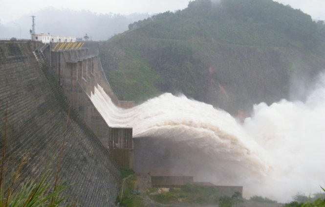 Mưa lũ lớn, các hồ thuỷ điện ở miền Trung - Tây Nguyên đã điều tiết giảm đỉnh lũ