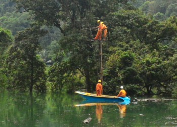 EVN đang nỗ lực khắc phục sự cố điện do mưa lũ