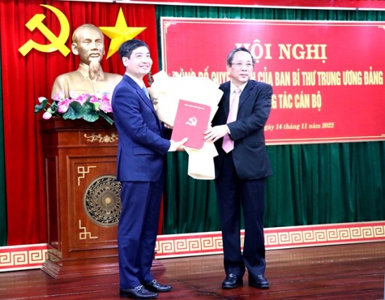 Thứ trưởng Bộ Tài chính giữ chức phó bí thư Tỉnh ủy Phú Yên