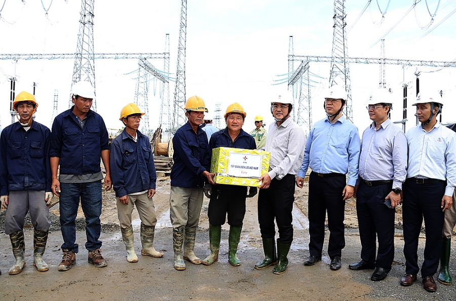 Chủ tịch HĐTV EVN kiểm tra tiến độ đường dây 500kV mạch 3 đoạn Dốc Sỏi – Pleiku 2 tại Quảng Ngãi
