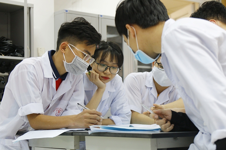 Đại học Y Hà Nội tăng học phí hơn 70%: Liệu có hợp lý?
