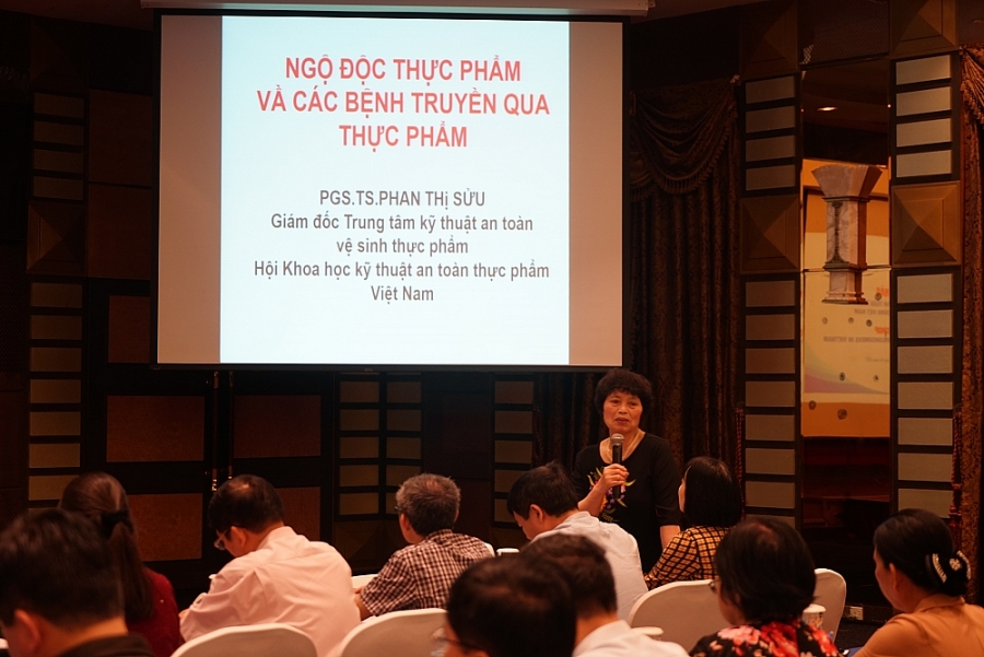 Tăng cường kiến thức an toàn thực phẩm cho người tiêu dùng Việt Nam