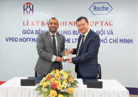 Bệnh viện Ung Bướu Hà Nội hợp tác với Roche Việt Nam nâng cao chất lượng điều trị ung thư