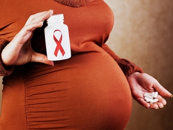 Triển khai tháng cao điểm dự phòng lây truyền HIV từ mẹ sang con năm 2020