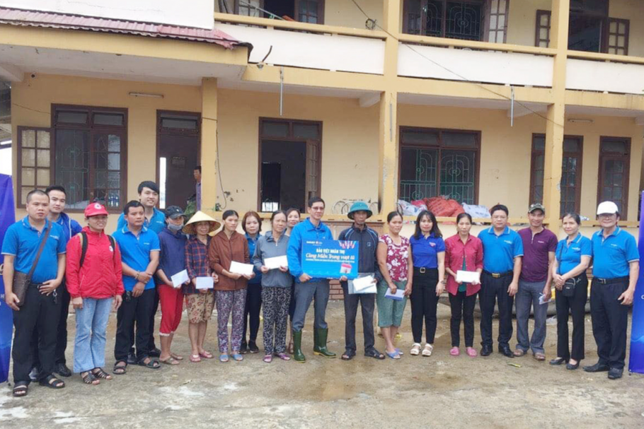 Bảo Việt ủng hộ gần 3 tỷ đồng hỗ trợ các tỉnh miền Trung khắc phục hậu quả bão lũ