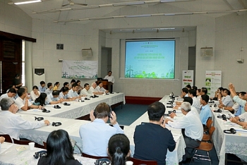 Seminar discusses agricultural development alongside renewable energy