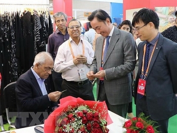 Vietnam firms attend sixth India International Silk Fair