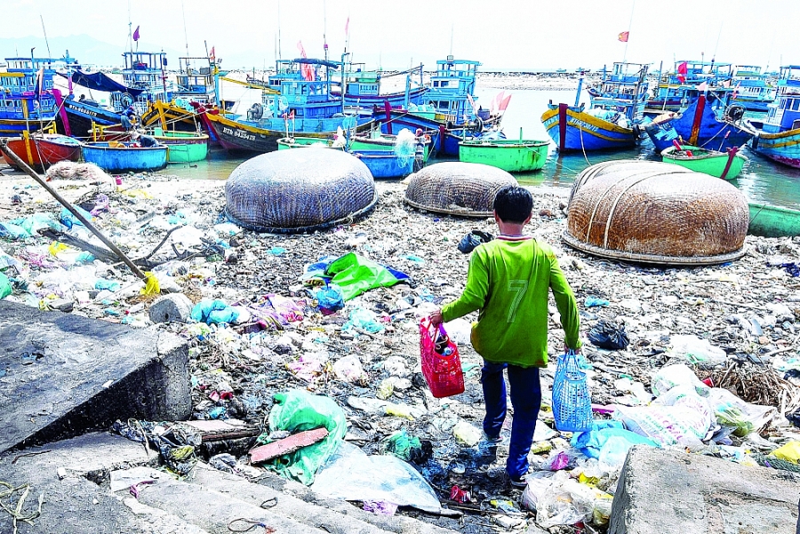 Kiểm soát ô nhiễm vi nhựa: Thiếu hành lang pháp lý